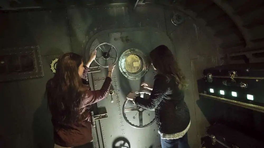 how to choose escape room theme